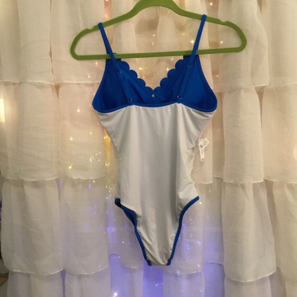 CUPSHE Royal blue scallop edge top swimsuit size Medium - Picture 5 of 5